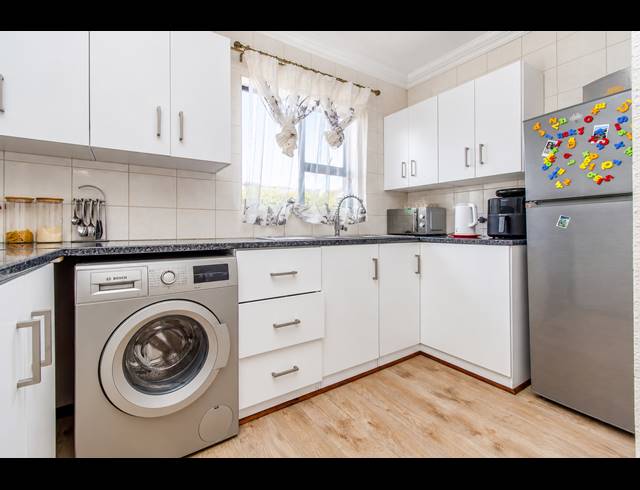 2 BEDROOM APARTMENT FOR SALE IN RANDPARK RIDGE